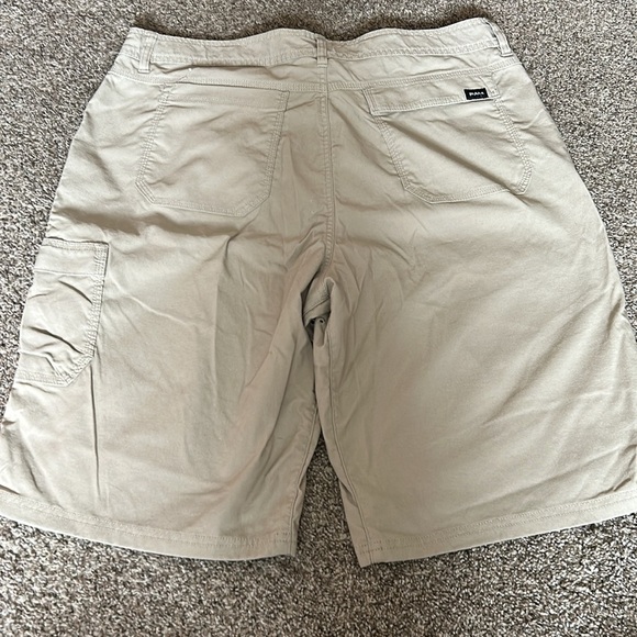 Men’s Prana Tan Cargo Shorts - Picture 4 of 4